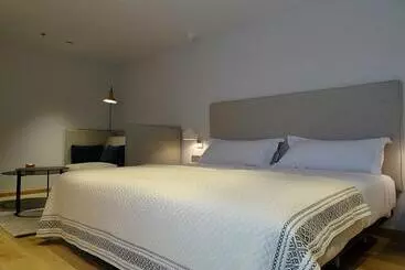 هتل Zenit Sevilla