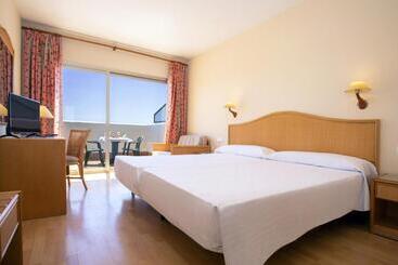 בית מלון כפרי Moon Dreams Roquetas (ex Roquetas Beach)