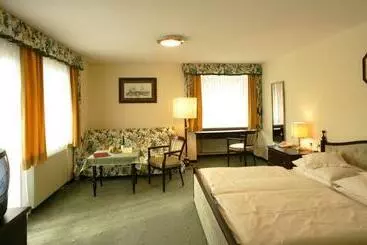 Отель Carinthia