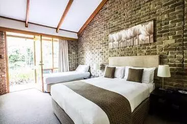 בית מלון כפרי The Lodge By Manna