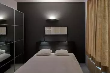 Alpha Hotel And Apart