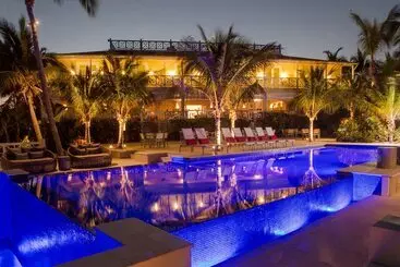 هتل Coral Sands Inn & Cottages