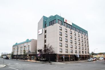 Nomad Hotel & Suites