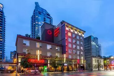 בית מלון כפרי Howard Johnson By Wyndham Vancouver Downtown