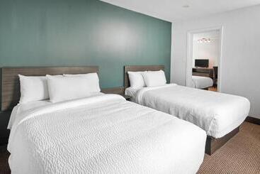 The Falls Hotel & Inn