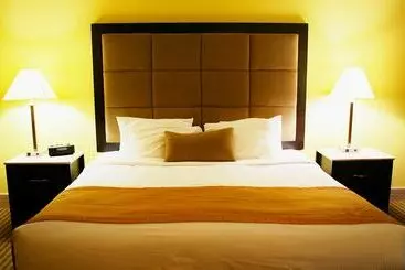 Pacific Inn Resort Hotel & Conference Centre