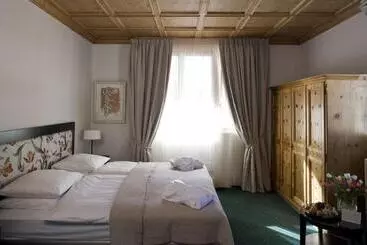 هتل Morosani Schweizerhof