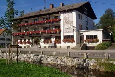 هتل Gasthof Zum Dragoner