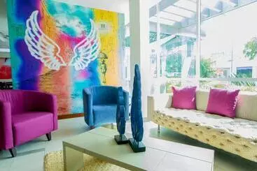 בית מלון כפרי Embassy Quito