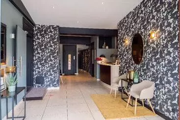 Hôtel Le Boeuf Couronné Chartres   Logis Hotels