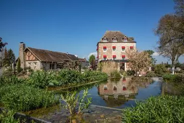 Отель Le Moulin D Hauterive