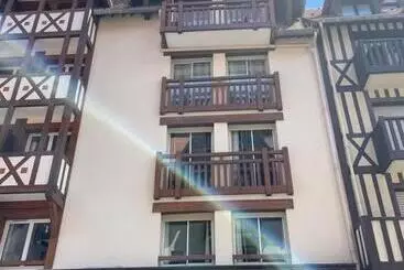 Hotelli Le Trophée By M Hôtel Spa