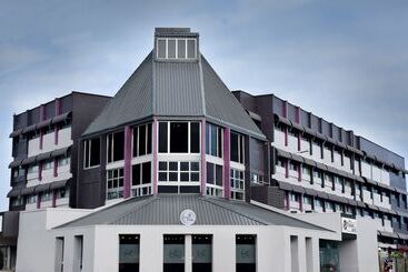 בית מלון כפרי Peninsula International