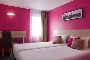 Hotelli The Originals City, Tabl Hôtel, Cambrai