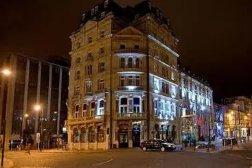 Royal Hotel Cardiff by Belvilla