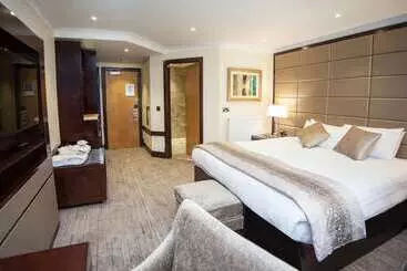 فندق Ramada By Wyndham Birmingham Solihull