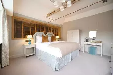 Отель The Angel Inn, Stoke By Nayland