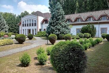 Отель Baranya