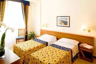 فندق Mediterraneo