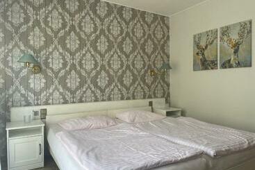 هتل De La Station