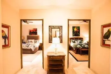 Hotel Hacienda Beach Club & Residences