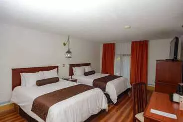 ホテル Howard Johnson By Wyndham Morelia Calle Real