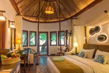 هتل Makunudu Island