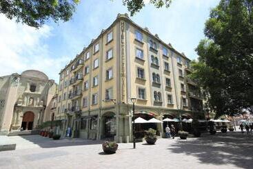 Отель Marques Del Valle