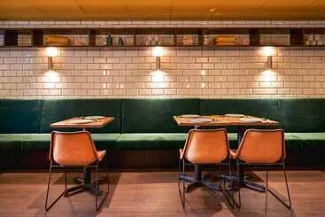 Max Brown Hotel Museum Square, Part Of Sircle Collection