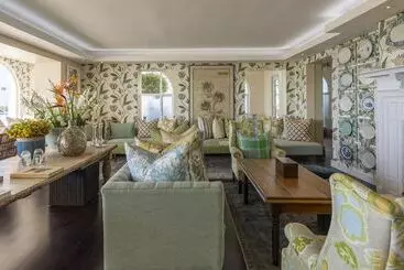 Отель The Marinehermanus