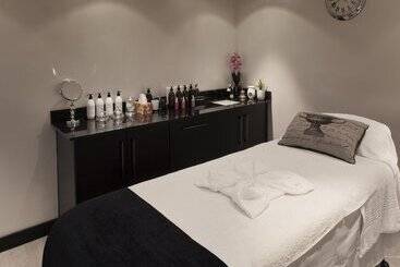 The Maslow Hotel, Sandton