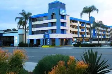 Отель Capri Suites Anaheim