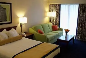 בית מלון כפרי Cavalier Inn At The University