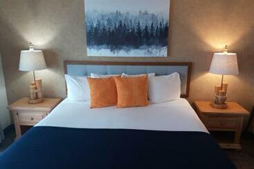 فندق Cliff Dweller On Lake Superior