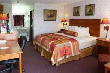 Magnuson Hotel Howell/brighton