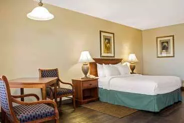 Отель Quality Inn Benson I10 Exit 304