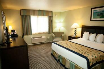 هتل Radisson West Sacramento