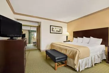 Otel Siegel Suites - Shreveport Apartments