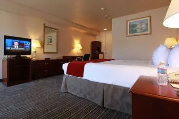 בית מלון כפרי Best Western Surf City