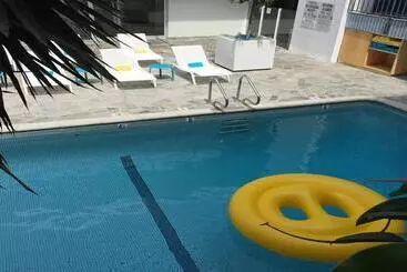 فندق Beverly Laurel