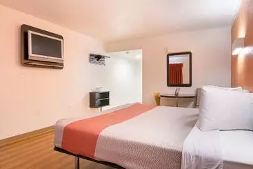 Motel 6 Tampa, Fl   Fairgrounds