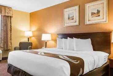 Otel Quality Inn & Suites Bloomington University Area