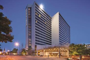 فندق Doubletree By Hilton Tulsa Downtown