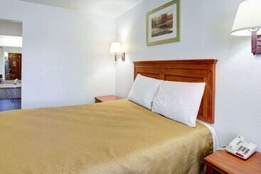 酒店 Econo Lodge Temple