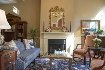 فندق Kings Courtyard Inn