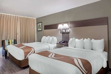 호텔 Quality Inn & Suites