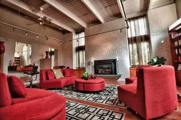 Otel Inn at Nichols Village