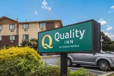 בית מלון כפרי Quality Inn Atlanta Airport Central