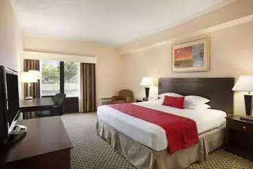 Otel Ramada By Wyndham Newark/wilmington