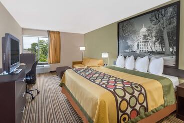 Hotel Super 8 By Wyndham Madison South